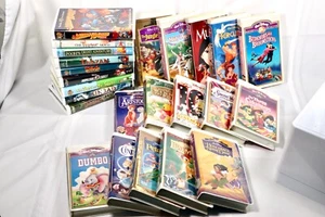 24 VHS - 15 Walt Disney Masterpiece, 6 Disney, plus 3 WB, Batman,Pooh,Mulan,more - Picture 1 of 11