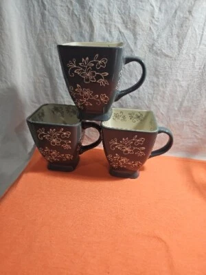 Juego de 3 tazas de café cuadradas de encaje floral gris/crema Temp-Tations Temptations   Foto 1 de 4