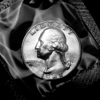 1982 P  Washington Brilliant Uncirculated Quarter ~ From Souvenir Mint Set - Image 1 of 2