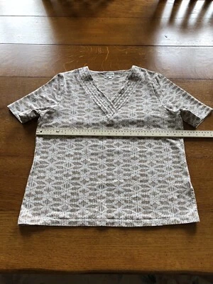 VIYELLA Ladies Stretchy Top. Size XL. About Size 20 - Image 1 of 4