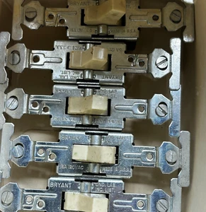 Bryant 153-ISL 15A 120/277V Switch LOT OF 6 - Picture 1 of 6