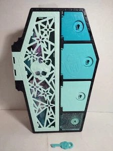 Monster High Skulltimate Secrets Frankie Stein Coffin Storage Locker w Key Blue - Picture 1 of 8