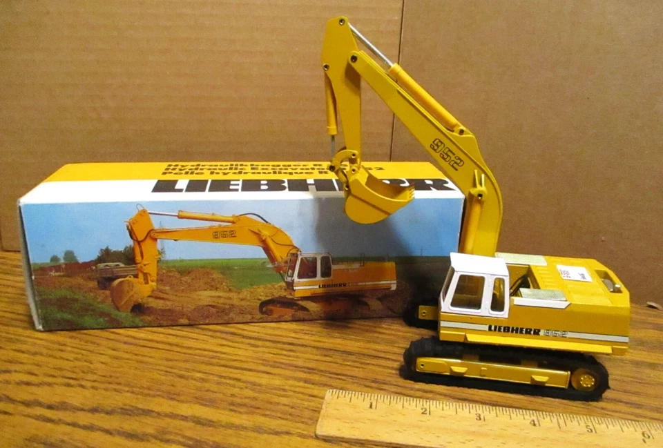 Liebherr R952 Hydraulic Excavator 1:50 Conrad Toy #2826 W Germany Die Cast Metal - Image 1 of 4
