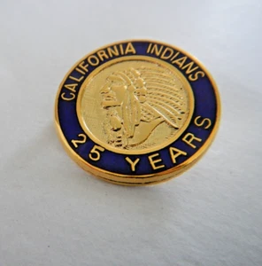 HAT LAPEL PIN - 25 YEARS MEMBER - CALIFORNIA INDIANS - SHOOTING ORGANIZATION - Picture 1 of 13