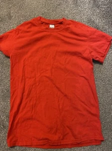 GIRLS GILDAN RED SHORT SLEEVE T-SHIRT SMALL - Picture 1 of 3