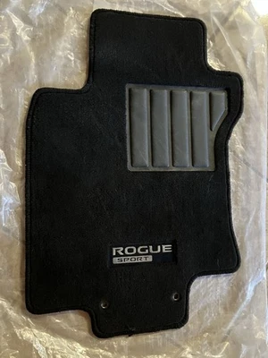 Juego de alfombrillas originales Nissan Rogue Sport 2017-2022 T99E26MA0B Foto 1 de 3