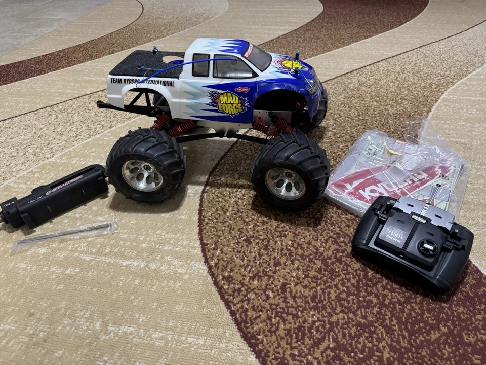 Kyosho Mad Force 1/8 Vintage pefetto istruzioni e adesivi originali - Immagine 1 di 4