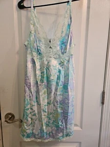 Secret Treasures Ladies NIGHTY Medium NEW - Picture 1 of 7
