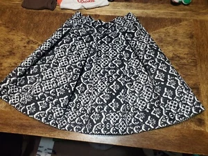 Striped black/white Cupcake Skirt sz M (M) rubberized feel and look stiff - Picture 1 of 6