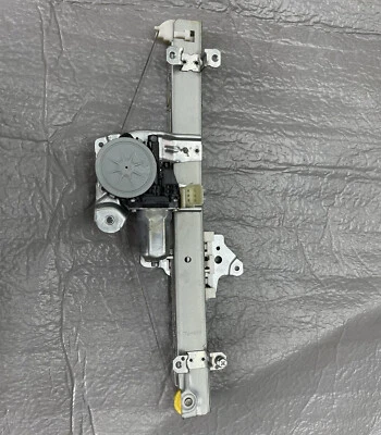Regulador de ventana trasera izquierda Nissan Rogue Sport 2017-2019 80730-4CA0A OEM Foto 1 de 4