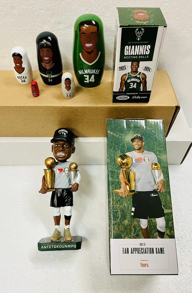 Bonecas troféu e aninhamento Giannis Antetokounmpo BUCKS BOBBLEHEAD MVP & NBA CHAMPS - Imagem 1 de 4