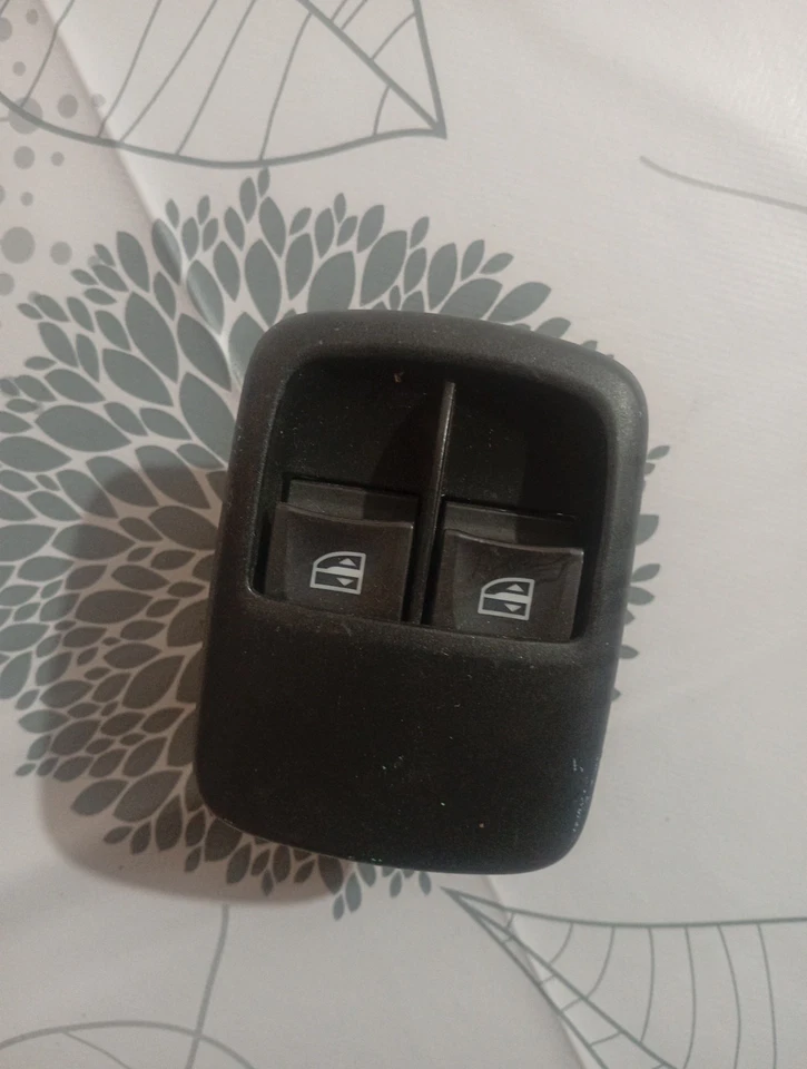 PULSANTIERA ANTERIORE SINISTRA PER SMART Forfour 453 254117227R (14>) - Immagine 1 di 2