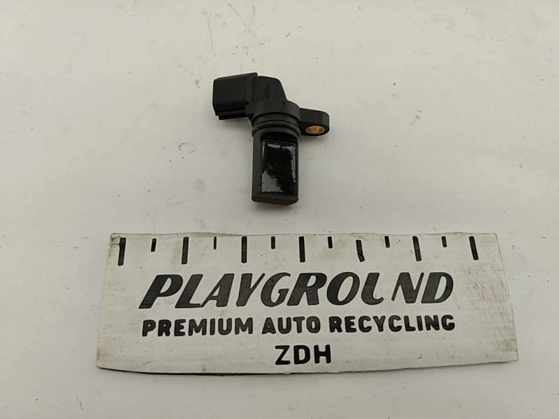 Mitsubishi 3000GT Dodge Stealth Camshaft Position Sensor Fits 1991-1993 - Image 1 of 4