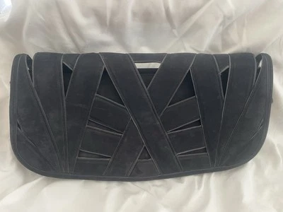 Bolso sin asas de trabajo abierto recorte decorativo de cuero gamuza negro Perrin Paris usado en excelente estado Foto 1 de 4