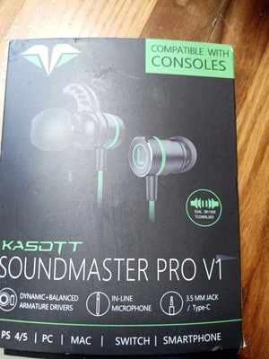 SoundMaster Pro V1 Gaming Earphones with Dual Drivers - Noise-Isolating Design - Image 1 of 3