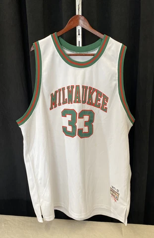 Vintage Authentic 71 72 Bucks Kareem Abdul-Jabbar Mitchell Ness Jersey White Cover