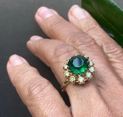 Anillo de cóctel vintage verde esmeralda cristal halo joyería patrimonial talla 6,5 ajustable Foto 1 de 4
