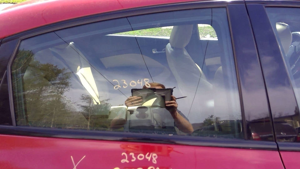 2013 - 2016 Dodge Dart Rear Door Glass RH Passenger Side OEM 68082404AB - Image 1 of 1