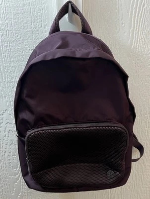 Mochila de malla Lululemon Black Cherry Everywhere 17L Foto 1 de 4