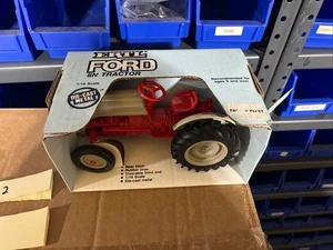 Vintage FORD ERTL Tractor Model 8N -1/16 Scale- New A1 - Picture 1 of 6
