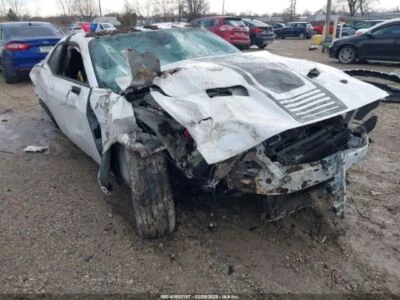 Colector de admisión superior del motor usado se adapta a: Dodge Challenger 2016 3,6 L plenum superior Foto 1 de 4