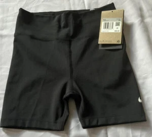 Nike Girl's Bike Shorts Size XS (6-7) NEW Black - Picture 1 of 4