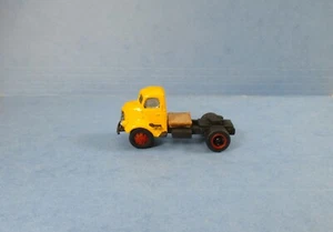 SMC-865 1938 GMC Semi Tractor w/Wood Deck 1/87-HO Scale (Painted & Finished) - Picture 1 of 5