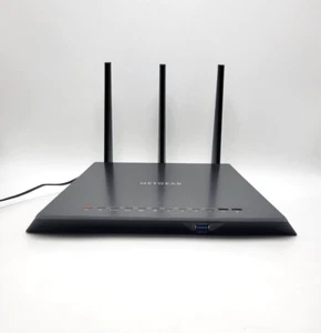 Netgear Nighthawk AC1750 Smart Wireless Wi Fi Router R6700 Black - Picture 1 of 8