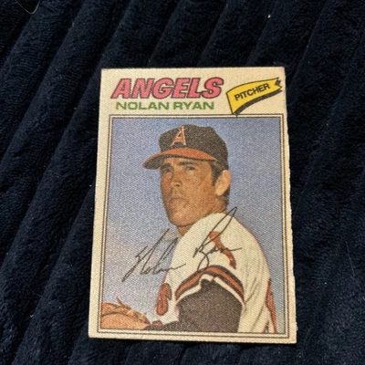 1977 TOPPS CLOTH STICKERS #40 NOLAN RYAN good condition **BEAUTIFUL** - Image 1 of 2