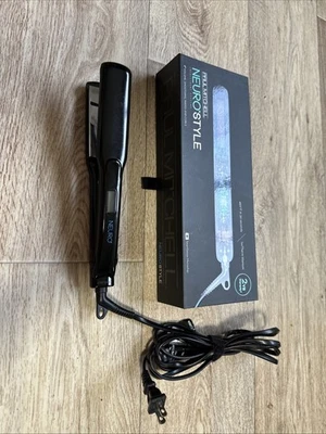 Plancha estilo neuro de John Paul Mitchell Systems Foto 1 de 4