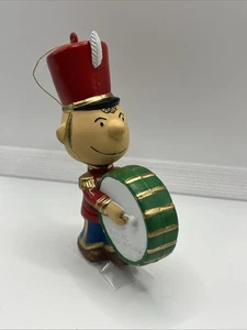 Peanuts Christmas Holiday Ornament Charlie Brown Drum Marching Band - Bild 1 von 8