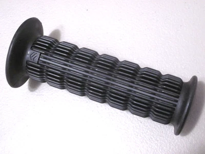 Genuine Suzuki OEM Part 57211-15110 Hand Grip Left Side GT750 GT500 NOS - Image 1 of 4