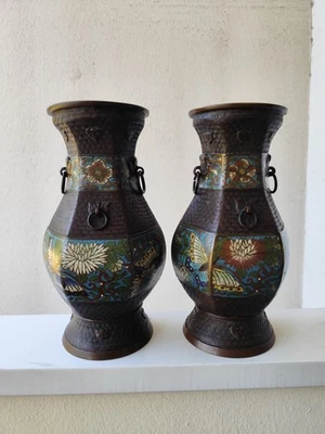 Vases ancien émaux cloisonnés fleurs et papillons bronze 35cm Japon Chine - Photo 1/4