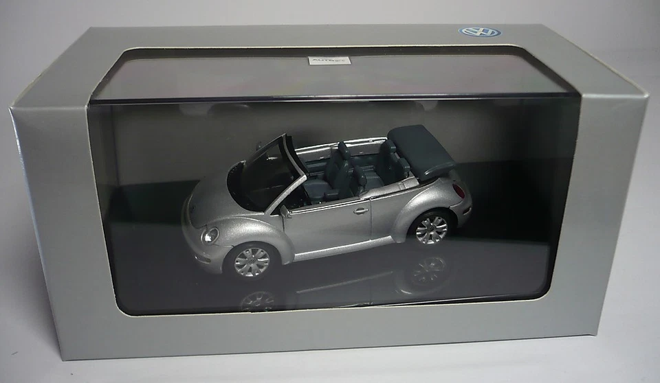 1 VOLKSWAGEN VW NEW BEETLE CABRIO ARGENTO 1:43 AUTOART - Immagine 1 di 1