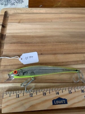 Vintage bomber saltwater fishing lure (18797) - Image 1 of 4