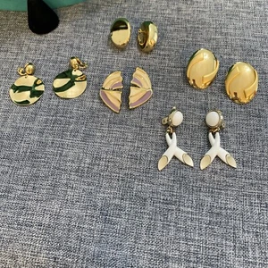 MONET LOT (5) Pairs Gold Tone Clip On Earrings - Picture 1 of 6