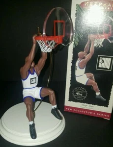 Hallmark Shaq Hoop Stars Shaquille O'Neal Basketball Ornament 1997 - Picture 1 of 4