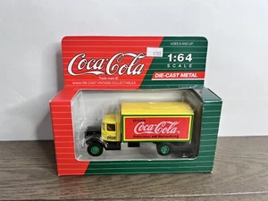 Camión de reparto de carga Hartoy Coca-Cola años 30 Mack escala 1:64 fundido a presión C01011 - Imagen 1 de 3