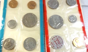 1972-P&D-MINT SET-WITH TWO MINTSTATE-KENNEDY HALVES- ORIG GOVT. PACKAGING. #1829 - Picture 1 of 4