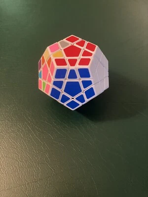 12 Sided QiYi Megaminx QiHeng Speed Cube Magic Twist 3D Puzzle Brain Teaser - Image 1 of 2