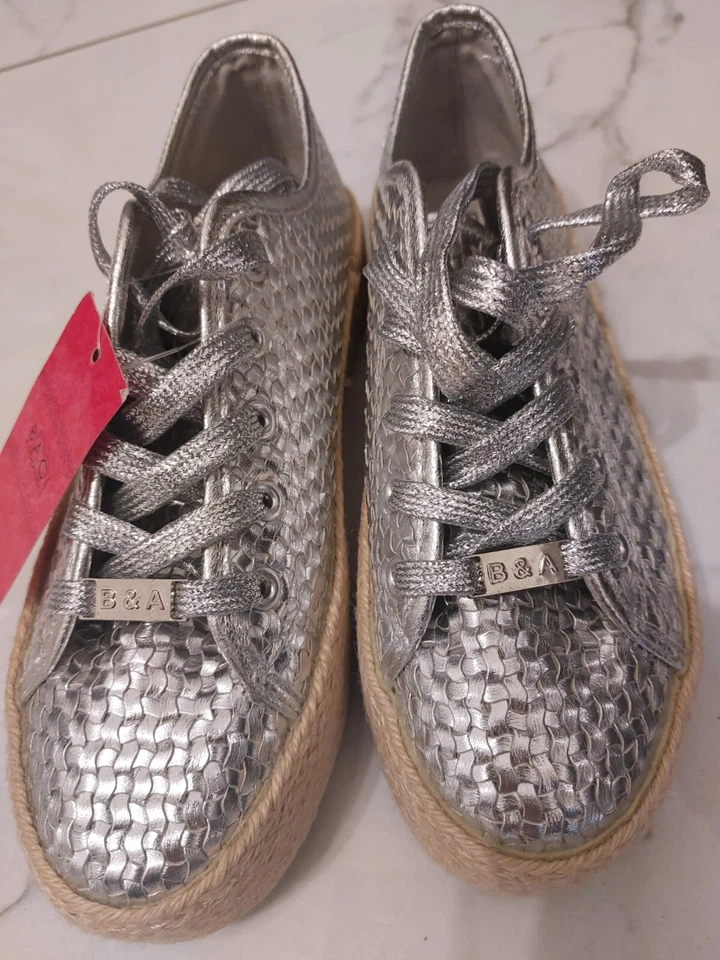 SCARPE DONNA BACI E ABBRACCI NUOVE ARGENTO LUCIDE NUMERO 39 MEMORY FOAM - Immagine 1 di 4