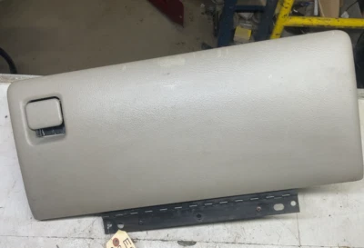 00-06 GMC YUKON XL 1500 1500 01-07 SILVERAD TABLERO GUANTERA COMPARTIMENTO DE ALMACENAMIENTO Foto 1 de 4