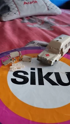 siku V306 Binz Krankenwagen Europ 1200L (250/8) - Bild 1 von 4