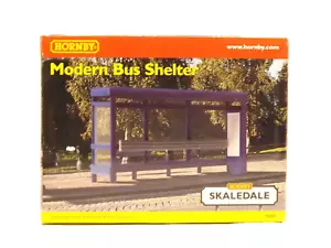 Hornby R8681 Modern Bus Shelter (OO Gauge) Boxed - Foto 1 di 3