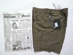 €145 John Galliano Beachwear pantaloncini da bagno pantaloncini da bagno taglia 54/W38/XL nuovi - Foto 1 di 7