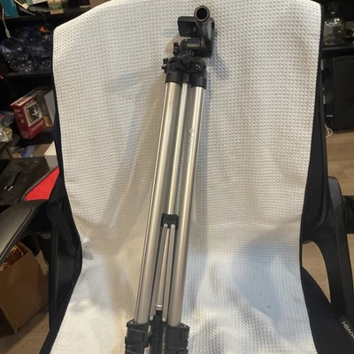 Trípode plegable de aluminio para cámara Samsonite cabezal inclinable se extiende hasta 55 pulgadas Foto 1 de 4