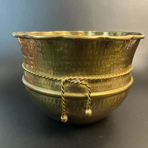 Maceta redonda de latón de colección boho granja casa de campo martillada cuerda de 7X10" - Imagen 1 de 11