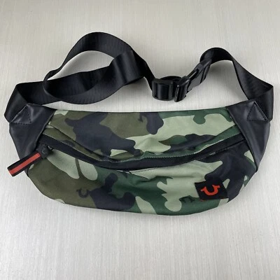 Riñonera True Religion camuflaje hebilla ajustable correa cremallera Foto 1 de 4