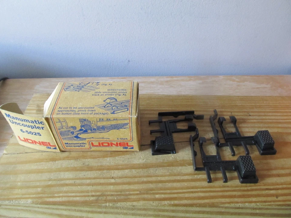 Lionel  6-5025 Manumatic Uncoupler with 3 Uncouplers Per Box Original Box 0/027 - Image 1 of 1