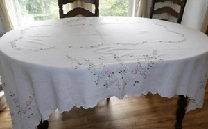 Vintage White Linen Hand Embroidered & Cutwork Tablecloth 54 x 80 - Picture 1 of 12